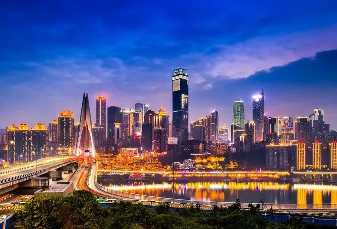 山城暖阳，重庆友谊之歌共鸣